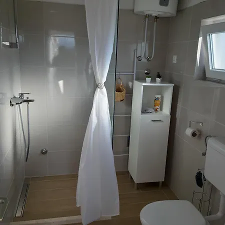 Apartment Sisters Komin (Dubrovnik-Neretva)